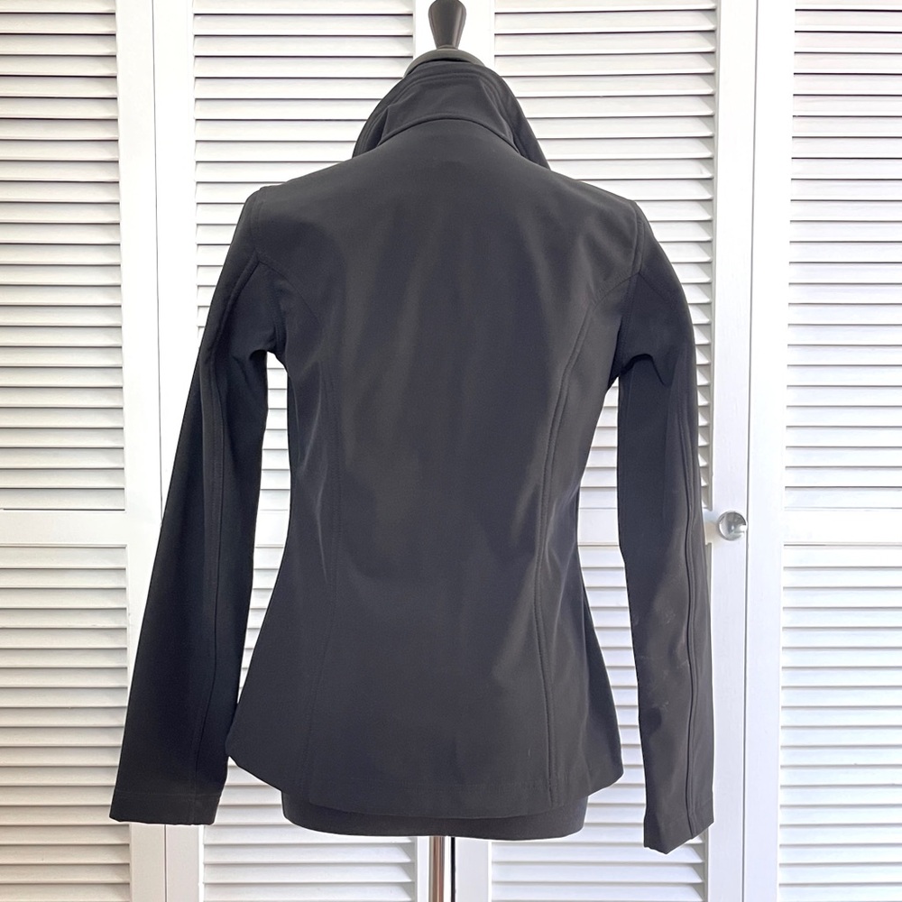 Patagonia Women's Black Softshell Jacket - image 4